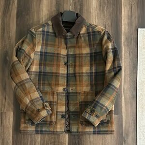 Banana Republic Factory
Plaid Men's Jacket with Brown Collar
Size M